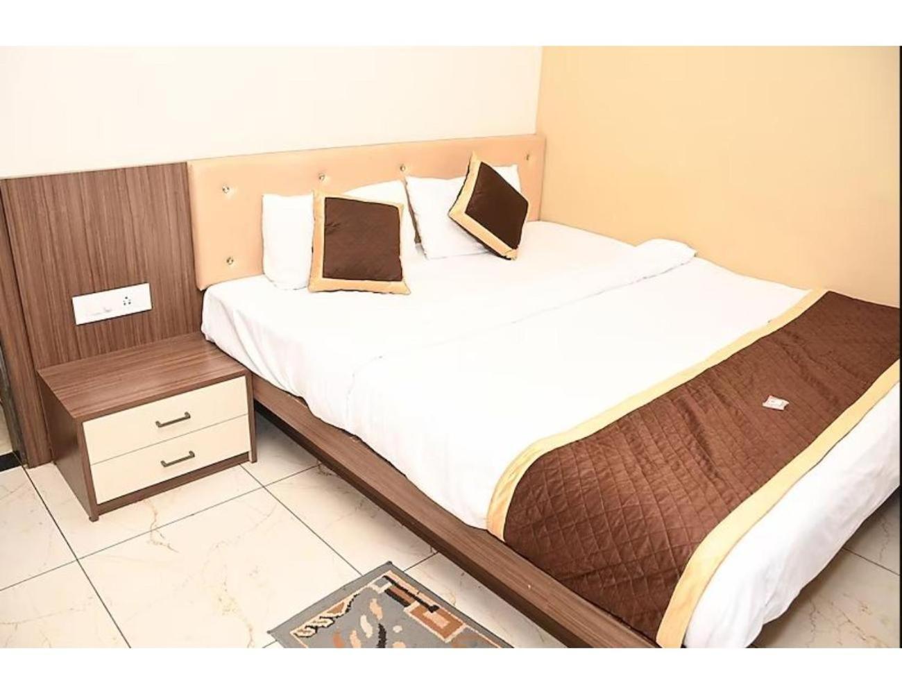 Sona Lodge, Siliguri Extérieur photo
